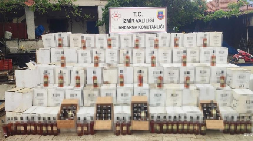 İzmir’de 3 bin 142 şişe kaçak içki ele geçirildi