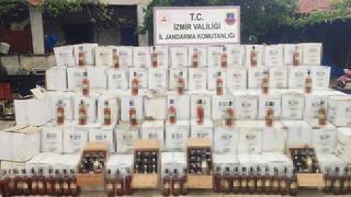 İzmir'de 3 bin 142 şişe kaçak içki ele geçirildi