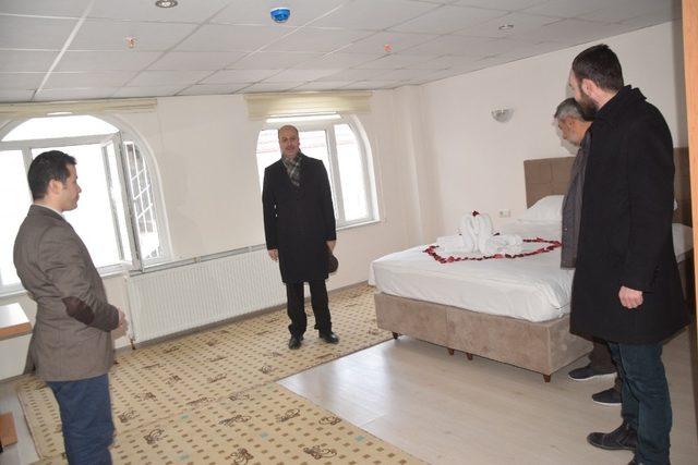 Başkan Bozkurt, Şuhut Belediyesi Oteli’nde incelemelerde bulundu