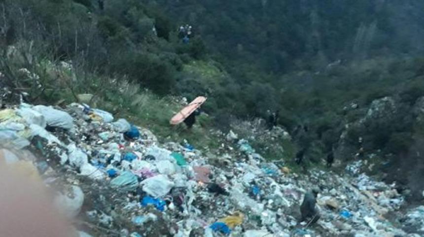 Minibüs uçuruma yuvarlandı: 3 ölü, 3 yaralı