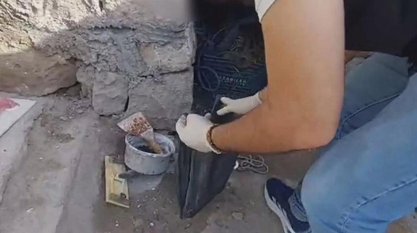 Kayseri'de silah kaçakçısı operasyonla yakalandı! Bulunan materyallere ekipler tarafından el konuldu