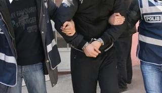 İzmir'de uyuşturucuya 2 gözaltı!