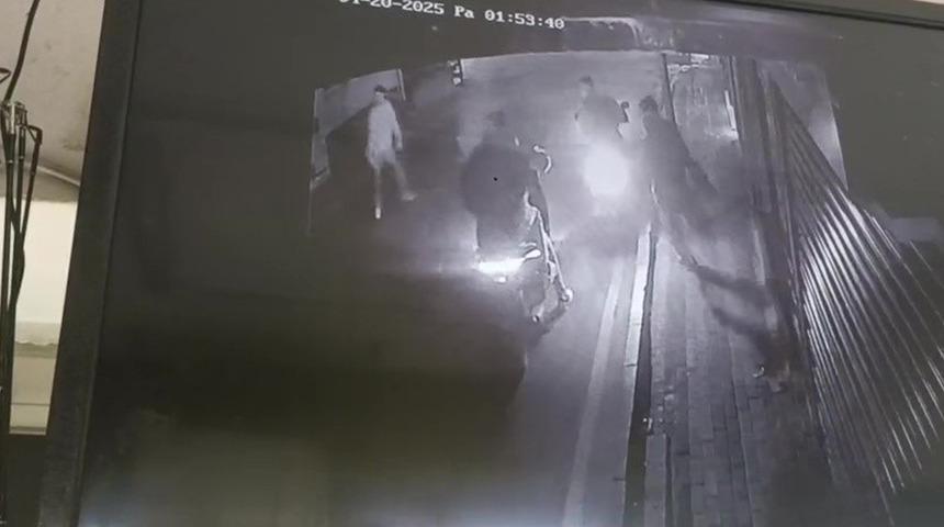 İstanbul'da korkunç olay! Yumruk atıp yere düşürdükleri kişiye ateş açtılar