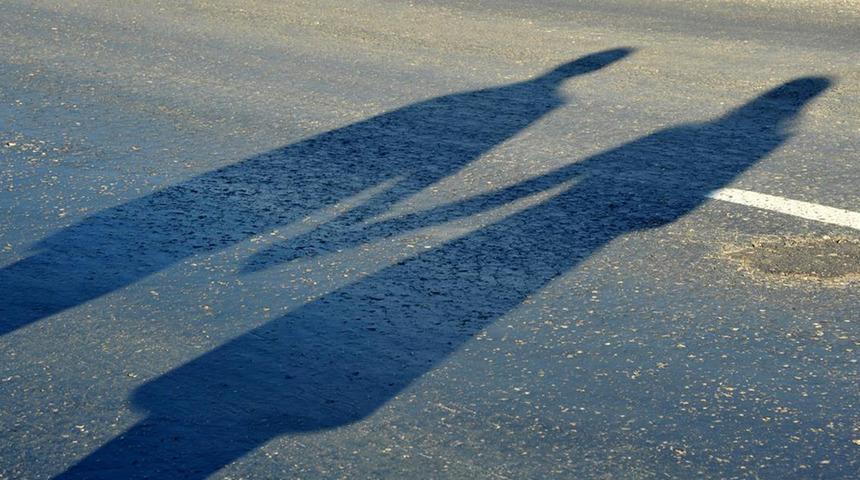 Ev, araba şimdi de sevgili! İnternetten kiralayıp buluşuyorsun... Kurallar çok net!