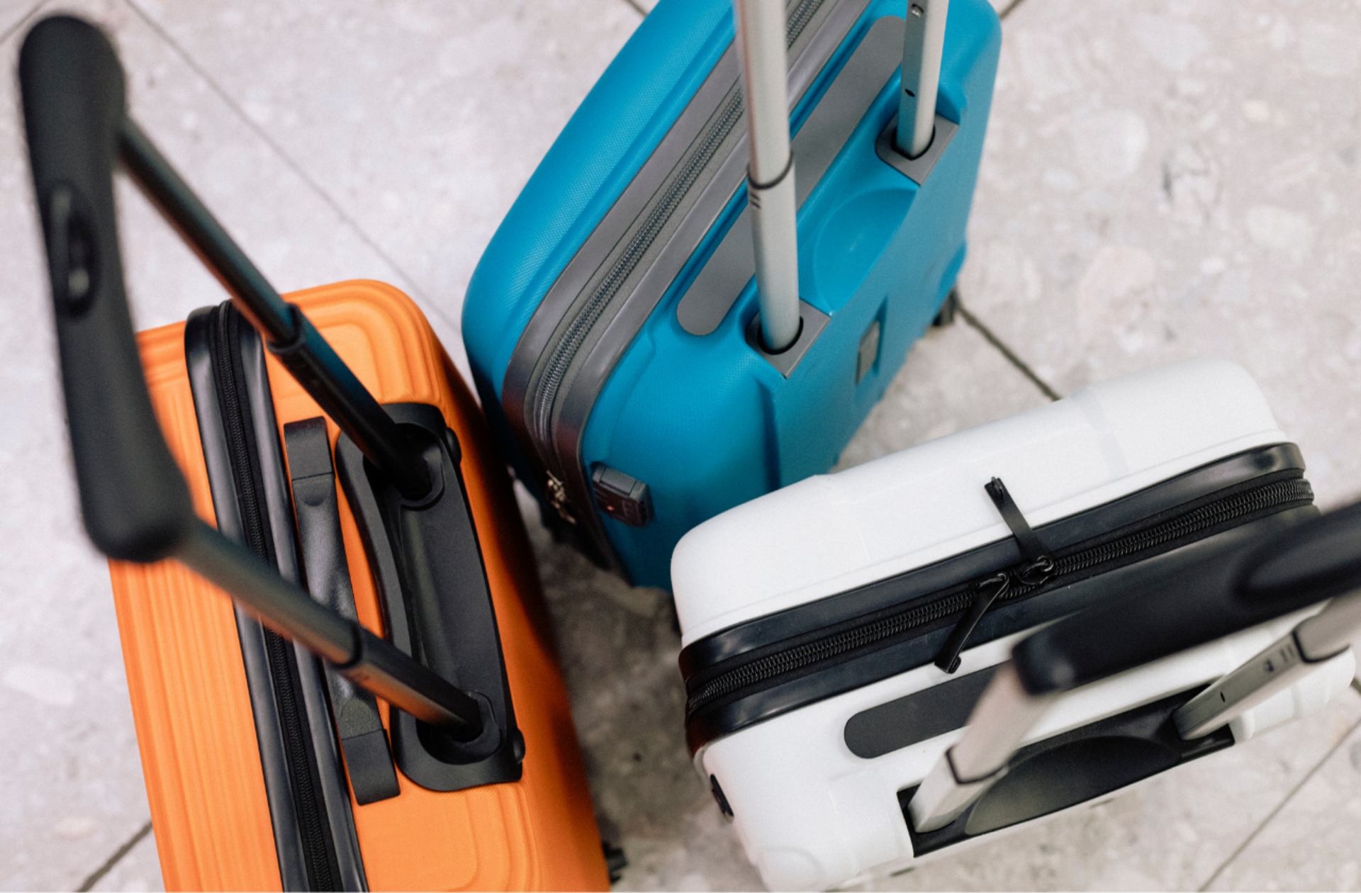 Havalimanında ek bagaj ücreti ödememek için ne yapmalı?