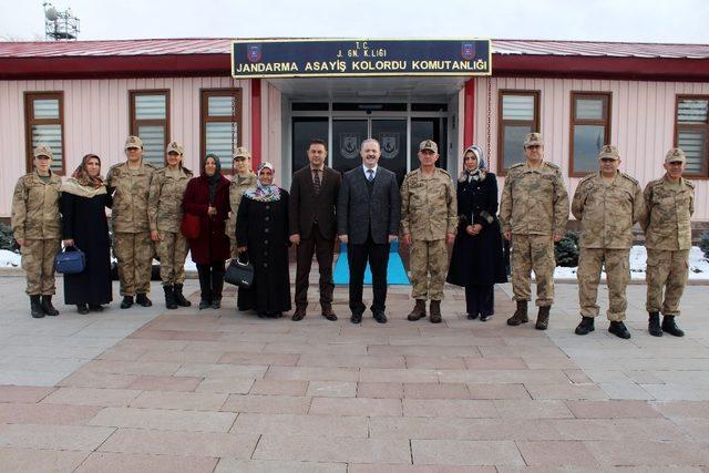 Vanlı kadınlardan Mehmetçik’e ’sıcak’ destek