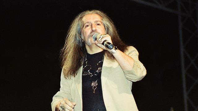 Barış Manço filmi iptal edildi! Başrol Ekin Koç sebebini anlattı