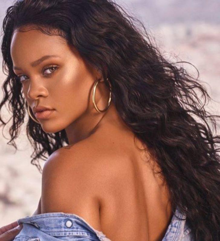 Rihanna yeni yaşını sütyensiz kutladı G5