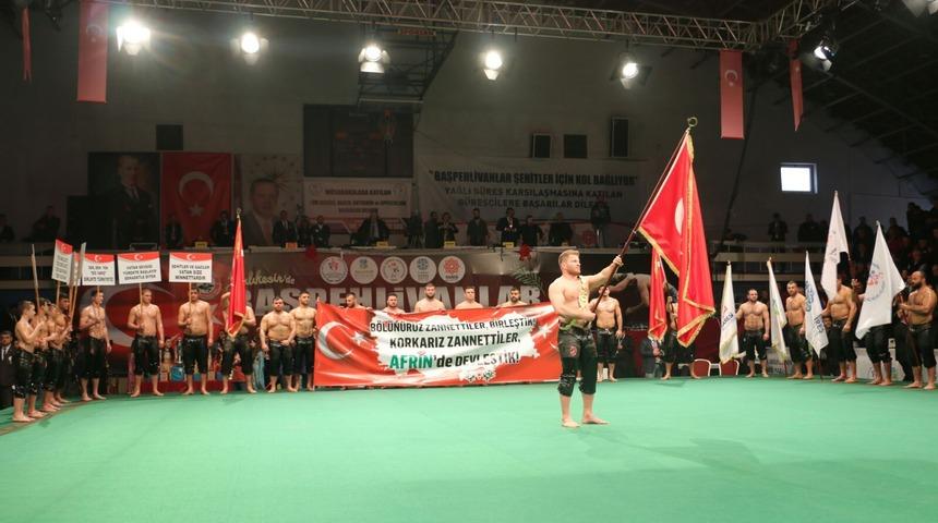 Pehlivanlar, şampiyonadaki gelirlerini şehit ailelerine bağışladı