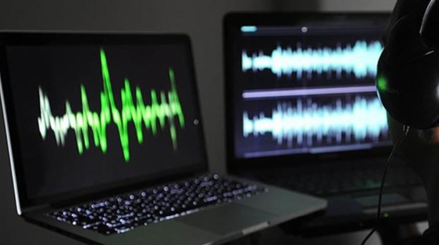 Fark edilmesi 6 ay sürdü... Sunucunun kim olduğu ortaya çıkınca dinleyiciler şaştı kaldı!