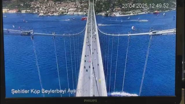 İstanbul depremi 15 Temmuz Şehitler Köprüsü'ne böyle yansıdı