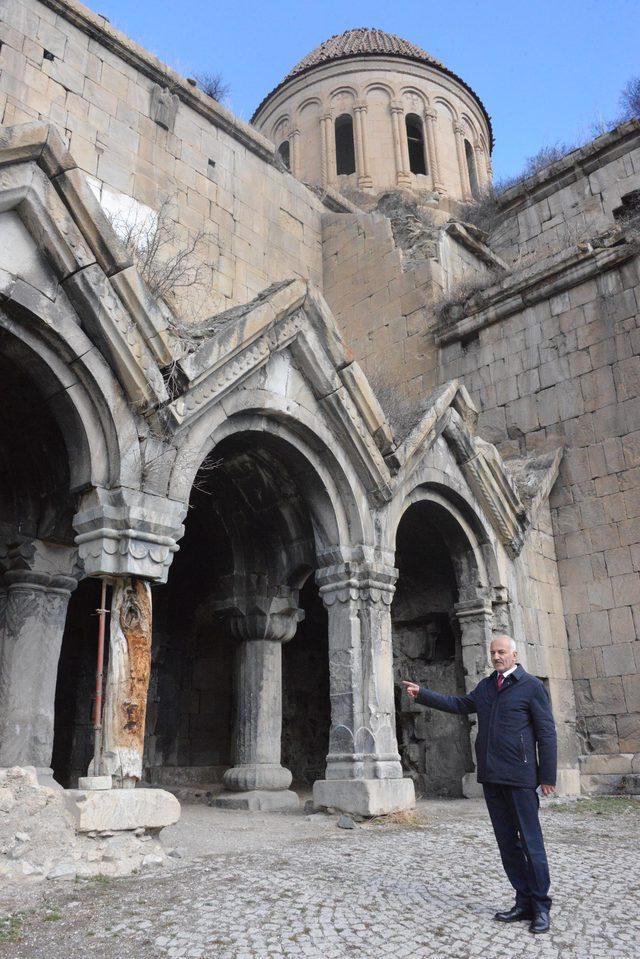 11 asırlık kiliseyi ayakta tutan kriko ve kütük kaldırılacak