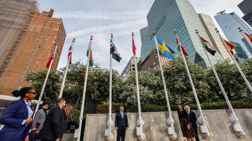 BM Genel Merkezi’nde Suriye bayrağı göndere çekildi