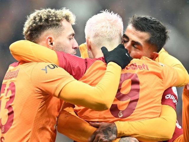 Galatasaray'da sezonun ilk ayrılığı kesinleşti! Okan Buruk yıldız ismin üstünü kara kalemle çizdi