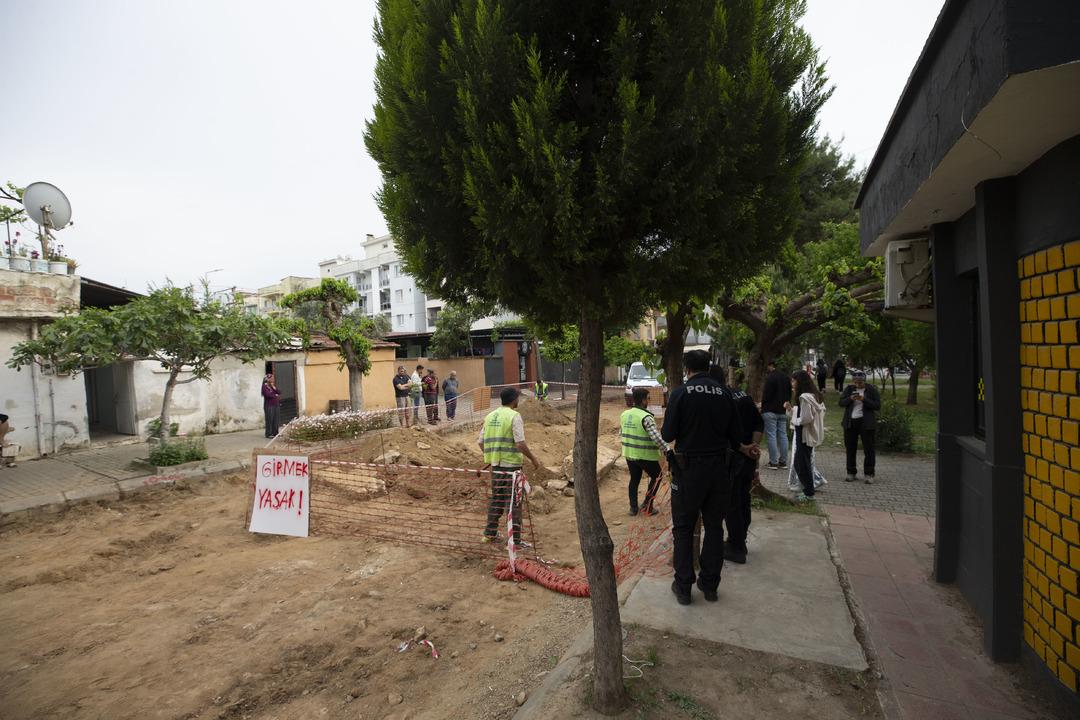 AA-20250425-37751848-37751844-AYDINDA_YOL_YENILEME_CALISMASINDA_INSAN_KEMIKLERI_BULUNDU