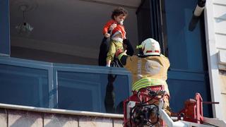 Manisa'da 7 katlı binada yangın! Böyle kurtarıldılar…