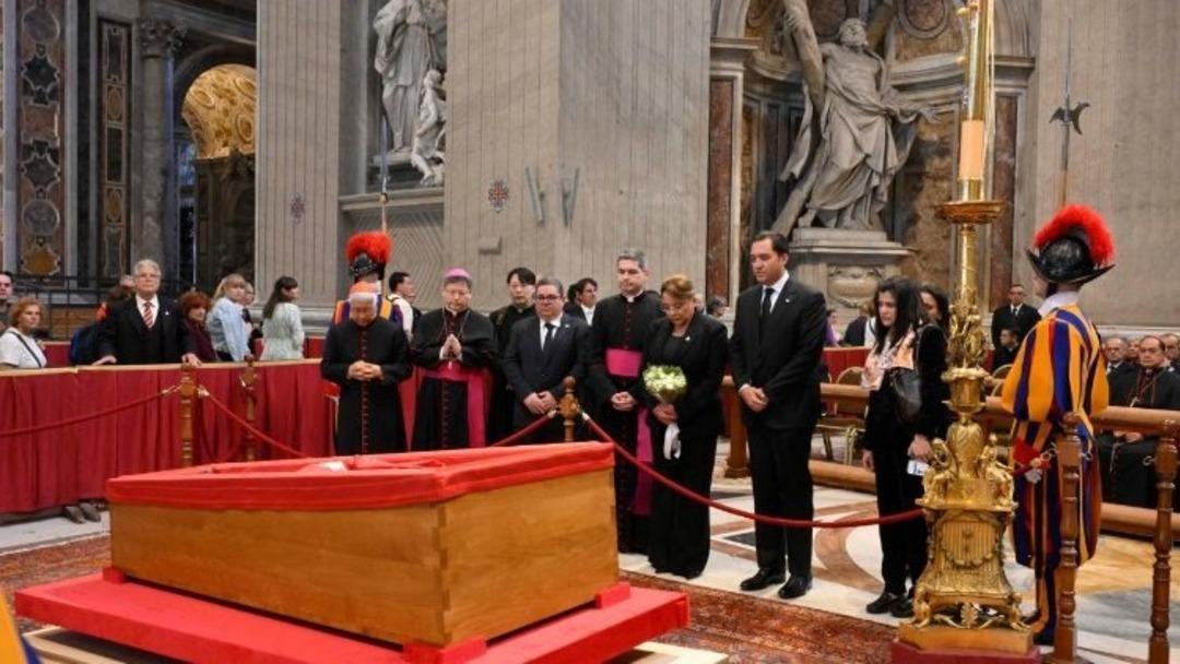 PAPA-FRANCISCUS-ICIN-CENAZE-TORENI--VID_680483_201528