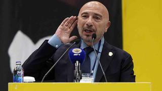 Fenerbahçe Kongre Üyesi Hakan Bilal Kutlualp, başkanlığa aday olduğunu açıkladı