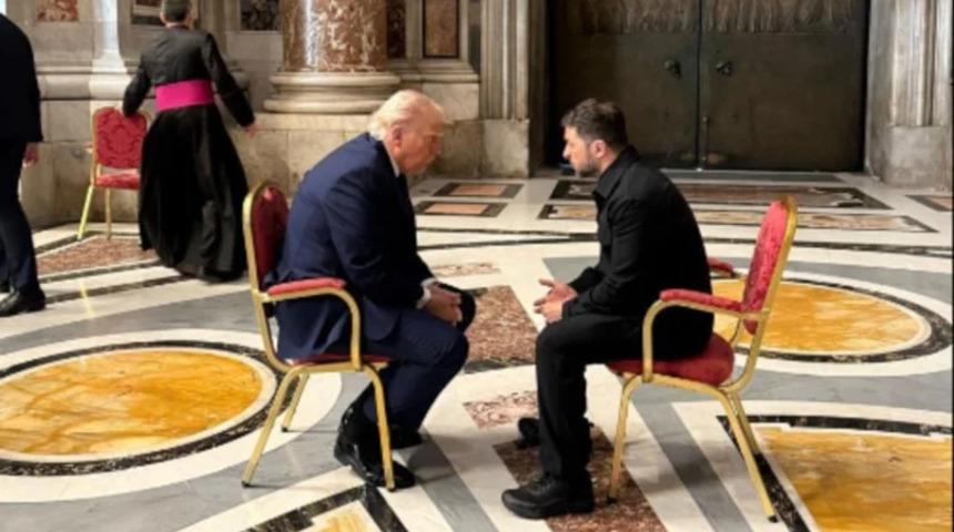 Papa'nın cenazesi vesile oldu: Trump ile Zelenskiy Vatikan'da görüştü! 