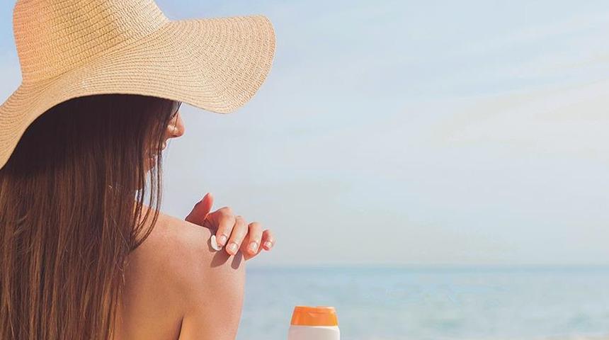 Yaz kış güneşten korunmak şart! Güneş kremi alırken dikkat edilmesi gerekenler nedir? Uzmanlar uyardı...
