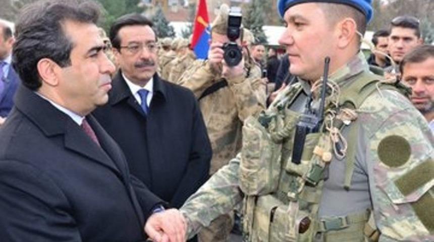 D&uuml;ğ&uuml;ne gider gibi Afrin&rsquo;e gittiler