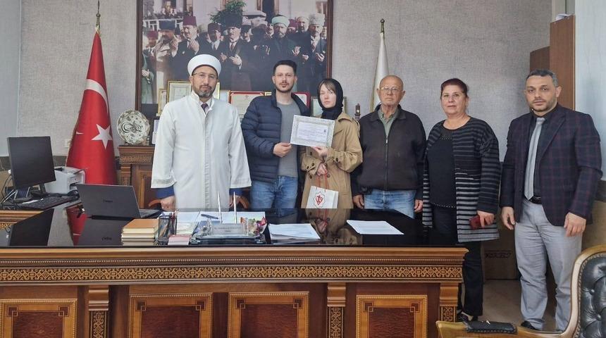 Bandırma’da Rus Vatandaşı Erina, müslüman oldu