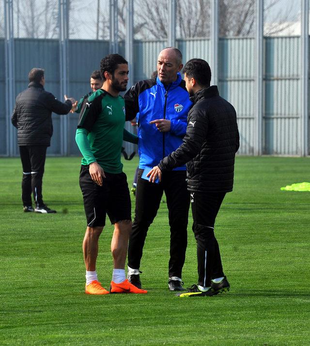 Bursaspor'da Galatasaray maçı hazırlıkları sürüyor