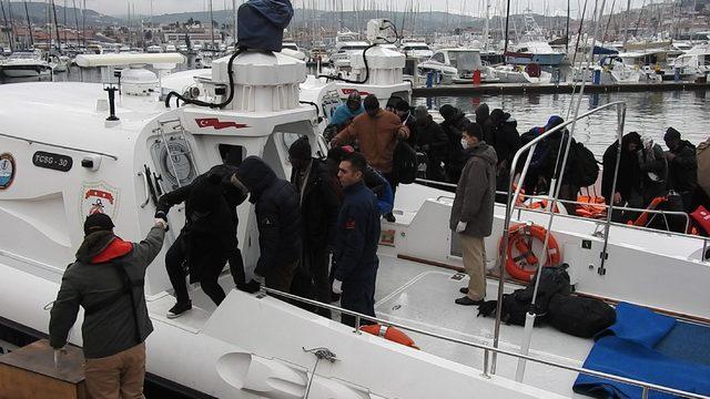 Çeşme'de 55 kaçak yakalandı
