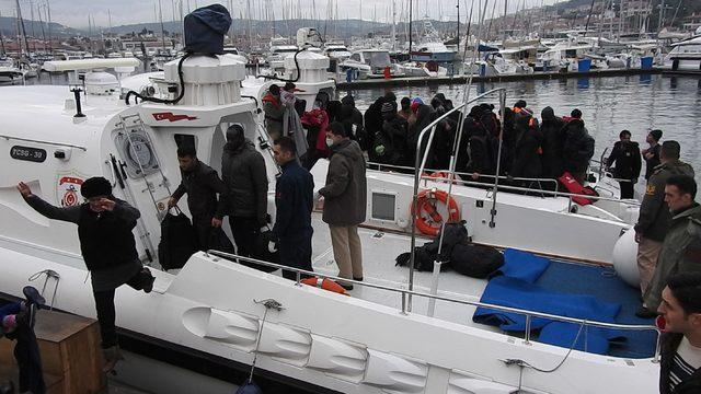 Çeşme'de 55 kaçak yakalandı