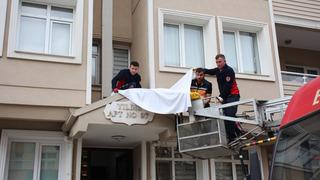 Alzheimer hastası kadın, terastan sundurmanın üzerine  düşüp öldü