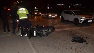 Sinop'ta motosiklet, hafif ticari araçla çarpıştı: 2 yaralı