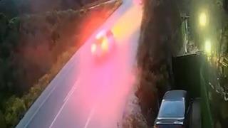 Bursa’da iki otomobil kafa kafaya çarpıştı: 4 yaralı