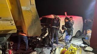 Sinop'ta tıra arkadan çarpan panelvanın sürücüsü ağır yaralandı