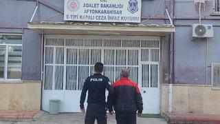 Muayene için gittiği hastanede televizyon çaldı