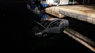 Çanakkale’de park halinde olan otomobil denize düştü