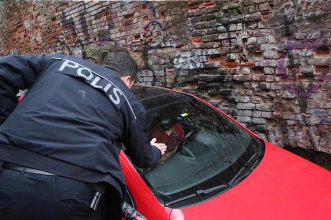 İşe giden vatandaşlar şaşkına d&ouml;nd&uuml;! Bir merdiven vakası daha!