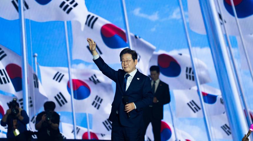 Güney Kore'de Demokrat Parti eski lideri Lee'yi devlet başkanı adayı olarak belirledi