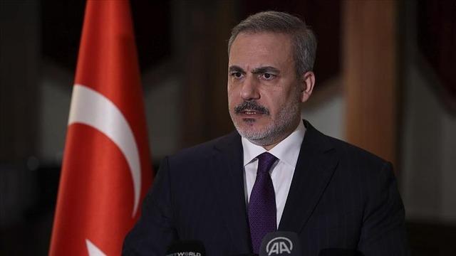 Dışişleri Bakanı Fidan, Katar Emiri Hamed Al Thani ile görüştü