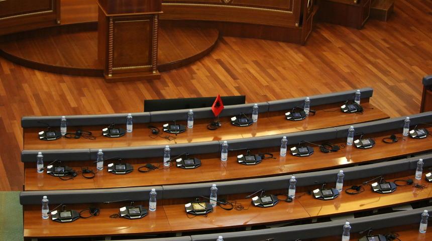 Kosova Meclisi, yeni başkanını beşinci tur oylamada da seçemedi