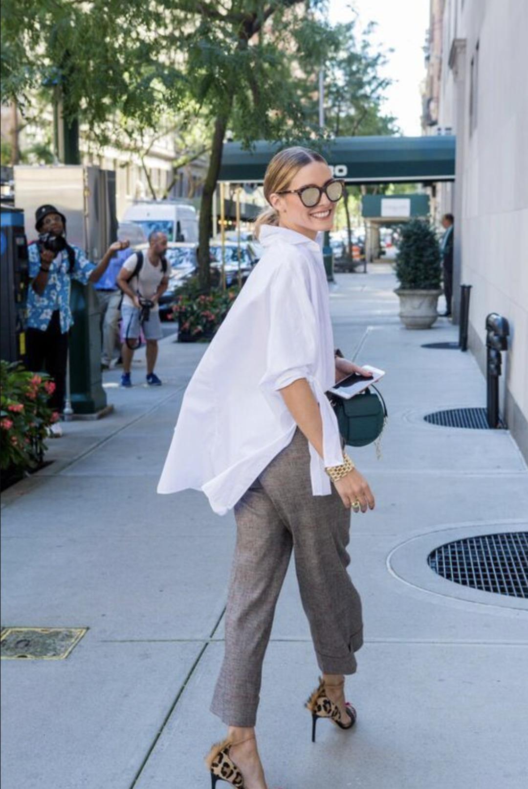 Bu yaz da gömlekler gözde parça! Peki yazın gömlekleri en tarz şekilde nasıl kombinleriz? 5