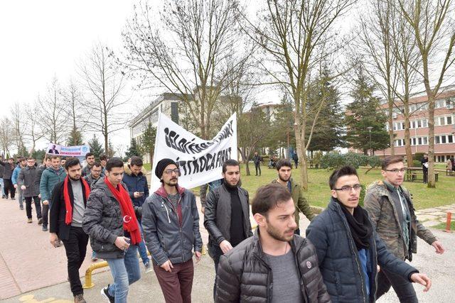 SAÜ öğrencilerinden Zeytin Dalı Harekatına destek yürüyüşü