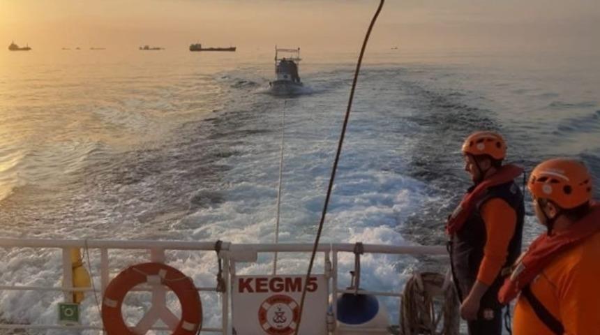 Sarıyer açıklarında sürüklenen tekne kurtarıldı