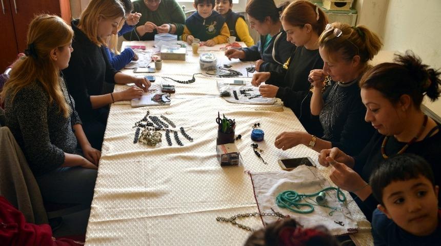 Başkan Pamuk: "Mahalle evlerimiz eğitim-&ouml;ğretim merkezine d&ouml;n&uuml;şt&uuml;"