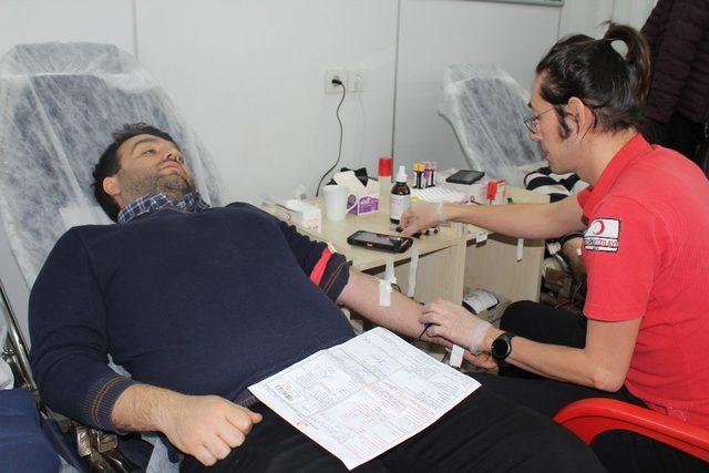 Mehmetçikler için kan bağışı
