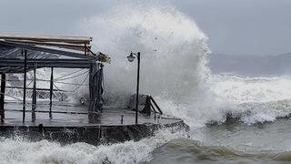 İstanbullular dikkat! Poyraz fırtınası için saat verildi: 55 kilo altına uyarı!