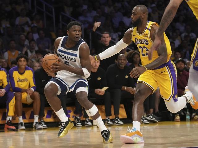 NBA play-off'larında Timberwolves, Edwards'ın 43 sayı attığı maçta Lakers'ı yendi