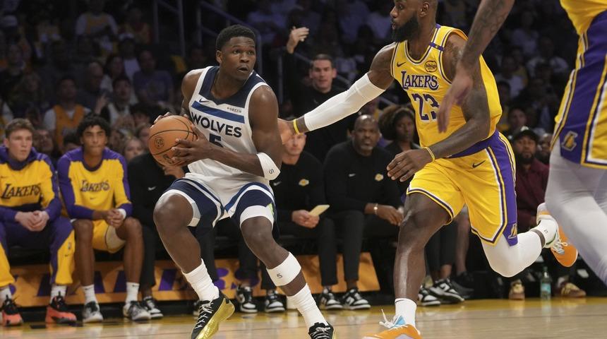 NBA play-off'larında Timberwolves, Edwards'ın 43 sayı attığı maçta Lakers'ı yendi