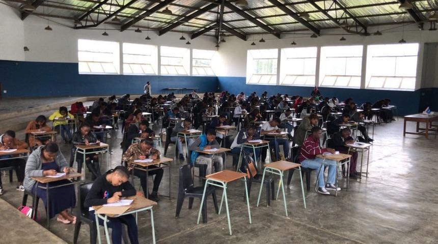 G&uuml;ney Afrika &Uuml;lkesinde &ouml;ğrenciler T&uuml;rk &uuml;niversitesi i&ccedil;in yarışıyor