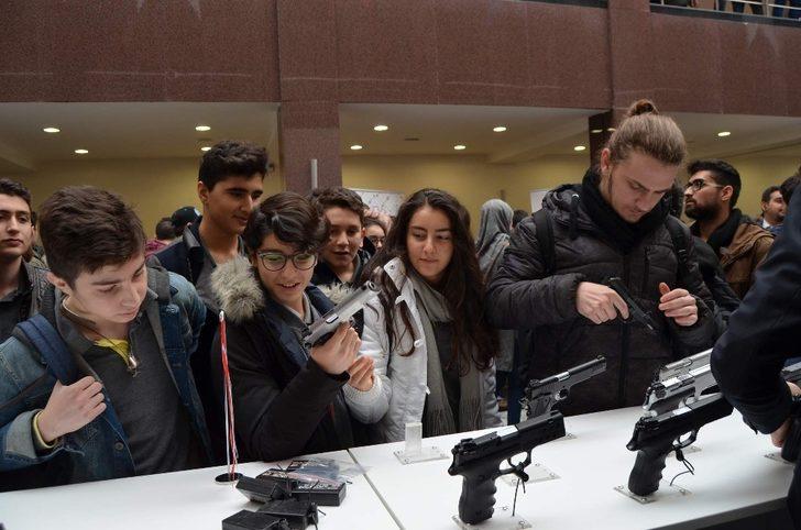 Öğrencilerden silahlara yoğun ilgi