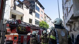 Gaziosmanpaşa'da metruk binada çıkan yangın söndürüldü